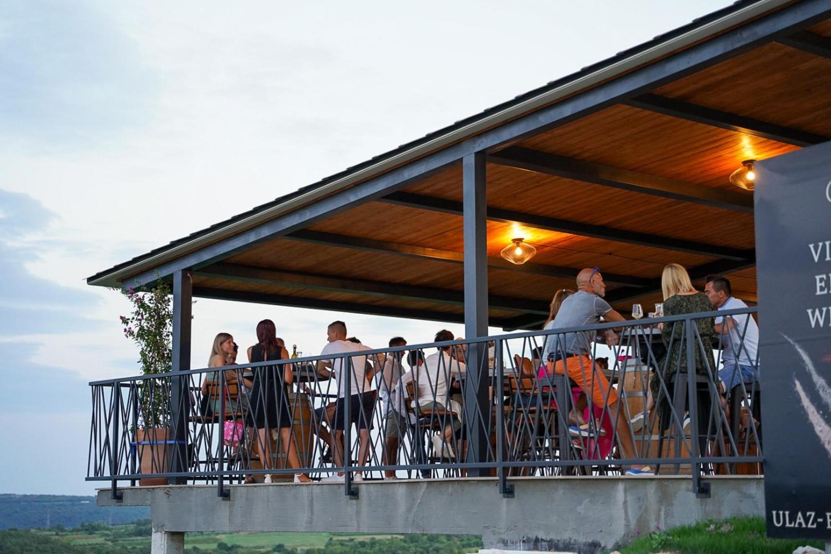 Wine Residence Cattunar Brtonigla Bagian luar foto