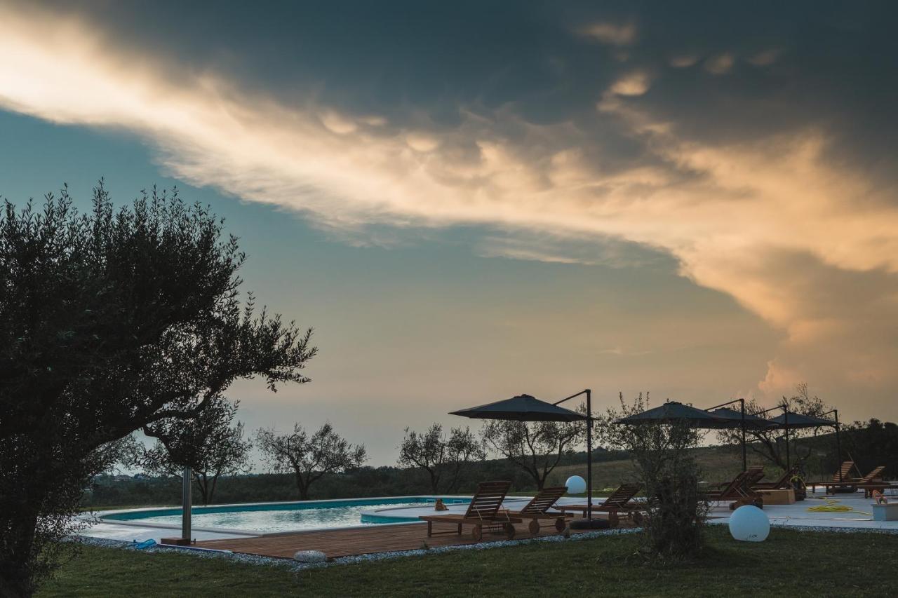 Wine Residence Cattunar Brtonigla Bagian luar foto