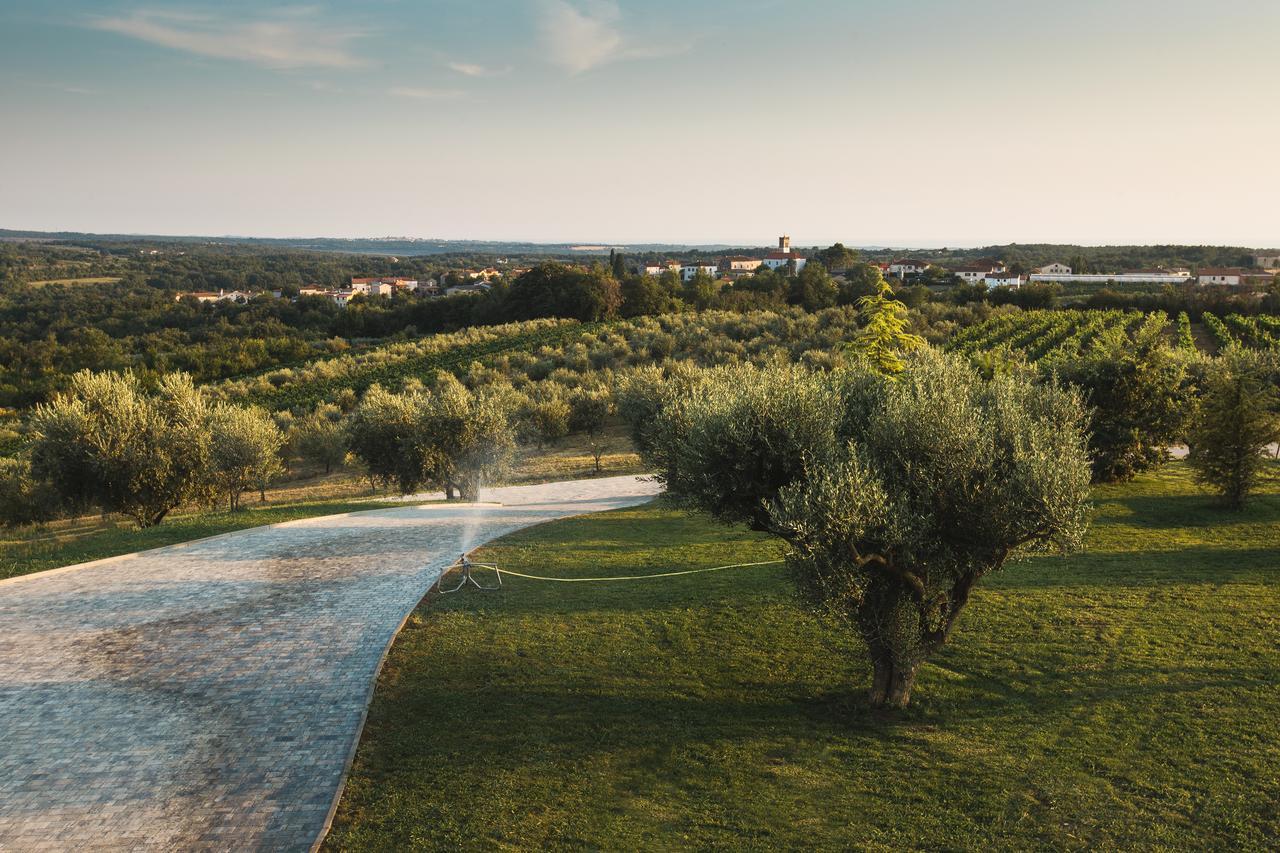 Wine Residence Cattunar Brtonigla Bagian luar foto