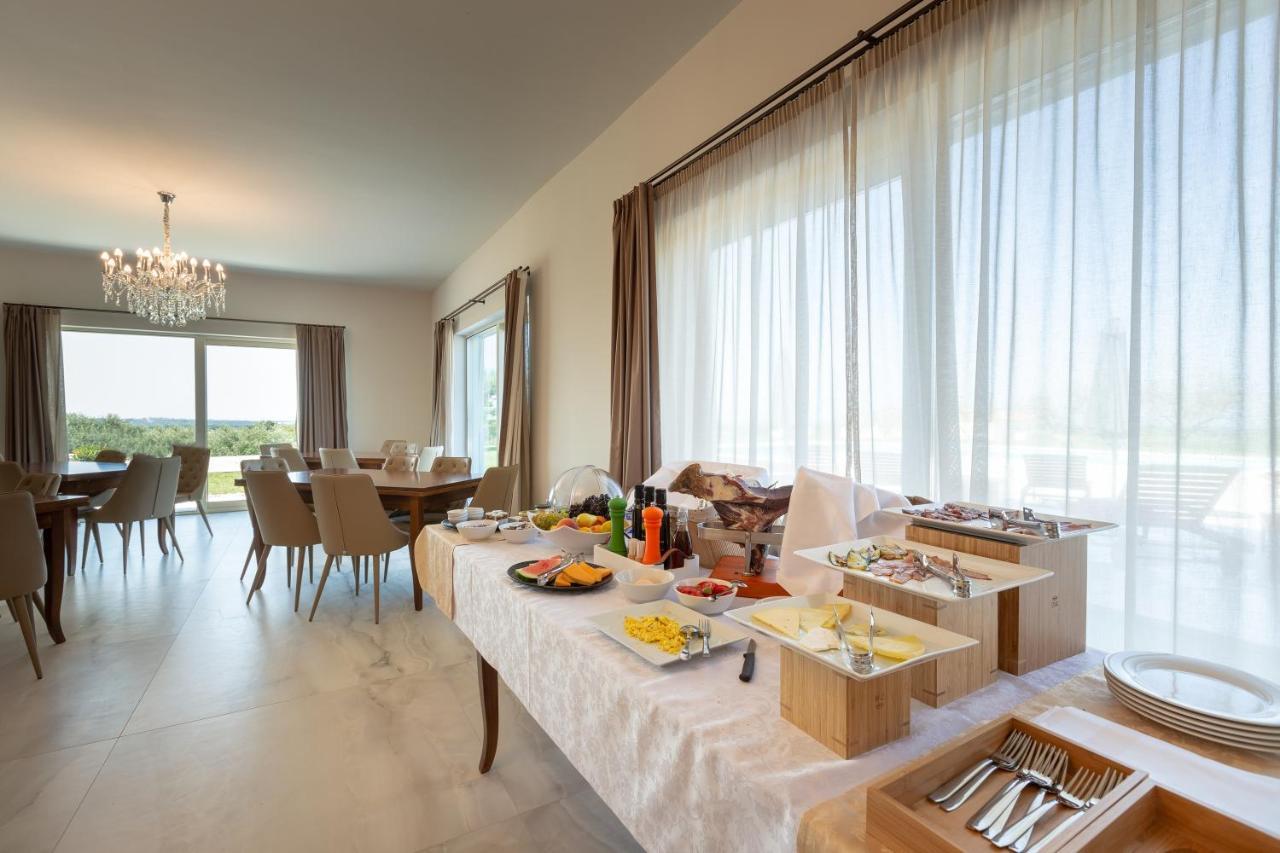 Wine Residence Cattunar Brtonigla Bagian luar foto